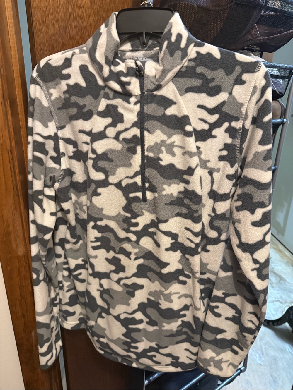 bcg Women's Gray and White Camo Quarter-Zip Fleece Pullover